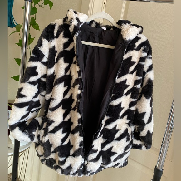 Divided Black & White Hounds Tooth XL Oversized Furry Bomber Jacket NWOT - Picture 6 of 10
